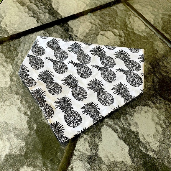 Handmade Dog Bandana with Velcro strap - Picture 7 of 12